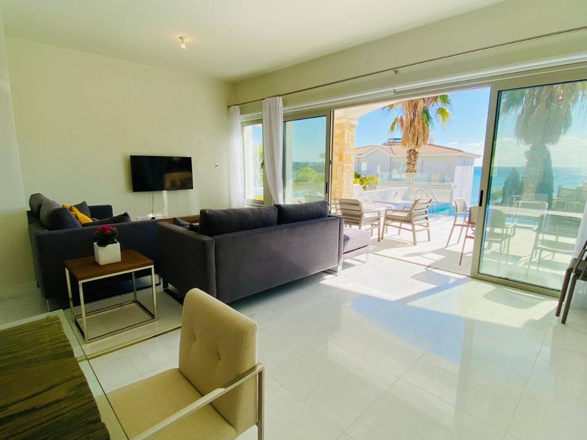 Coral Bay Beach Villa Пафос Экстерьер фото