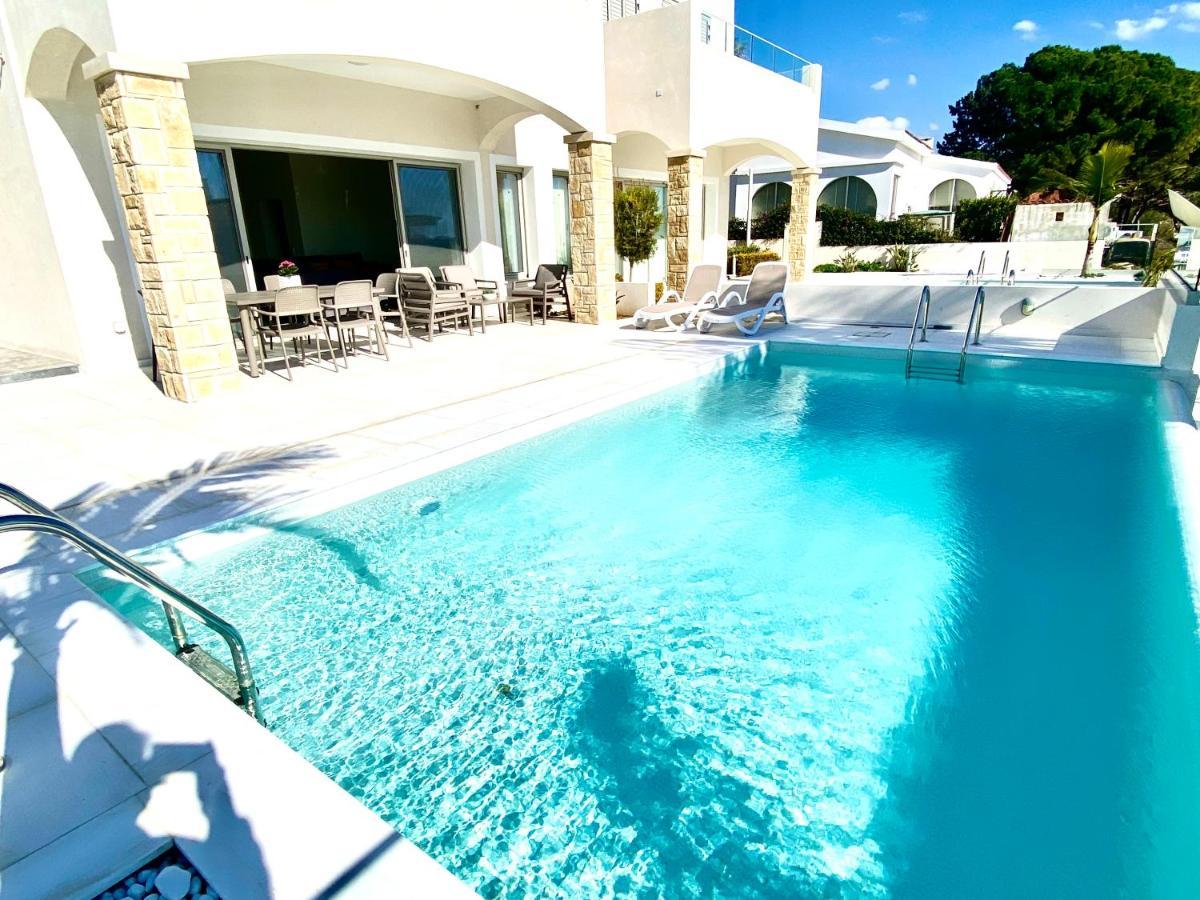 Coral Bay Beach Villa Пафос Экстерьер фото
