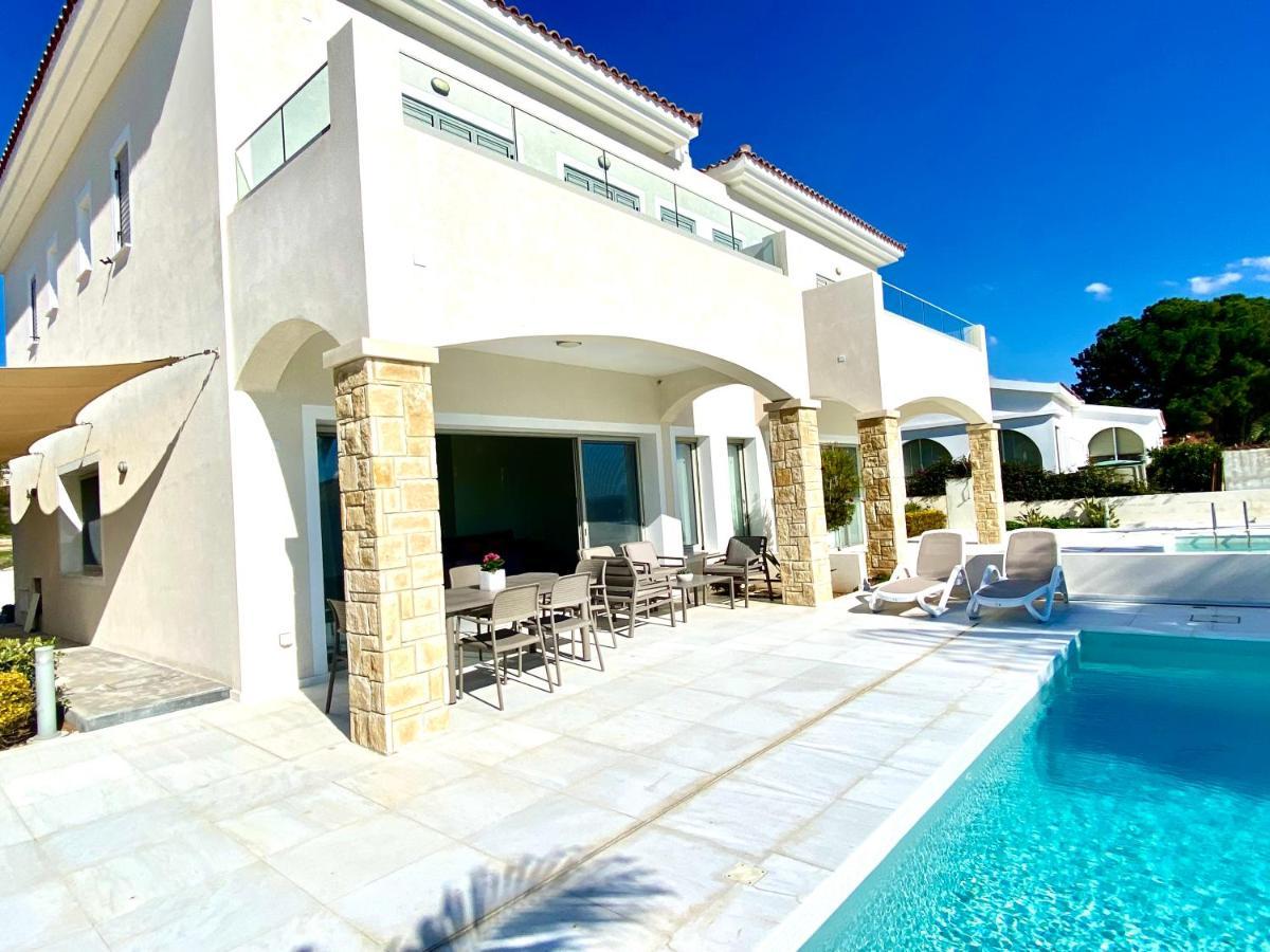 Coral Bay Beach Villa Пафос Экстерьер фото