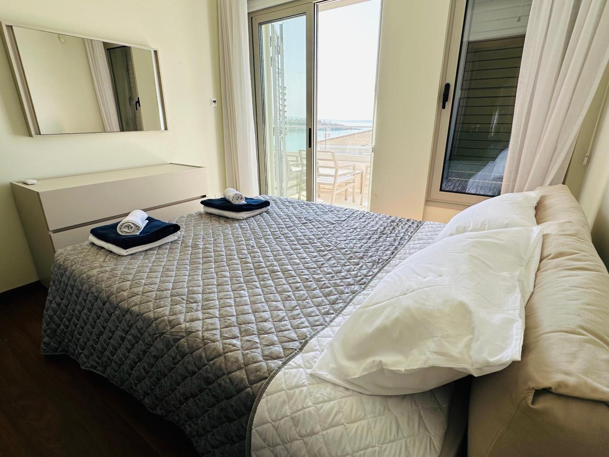 Coral Bay Beach Villa Пафос Экстерьер фото