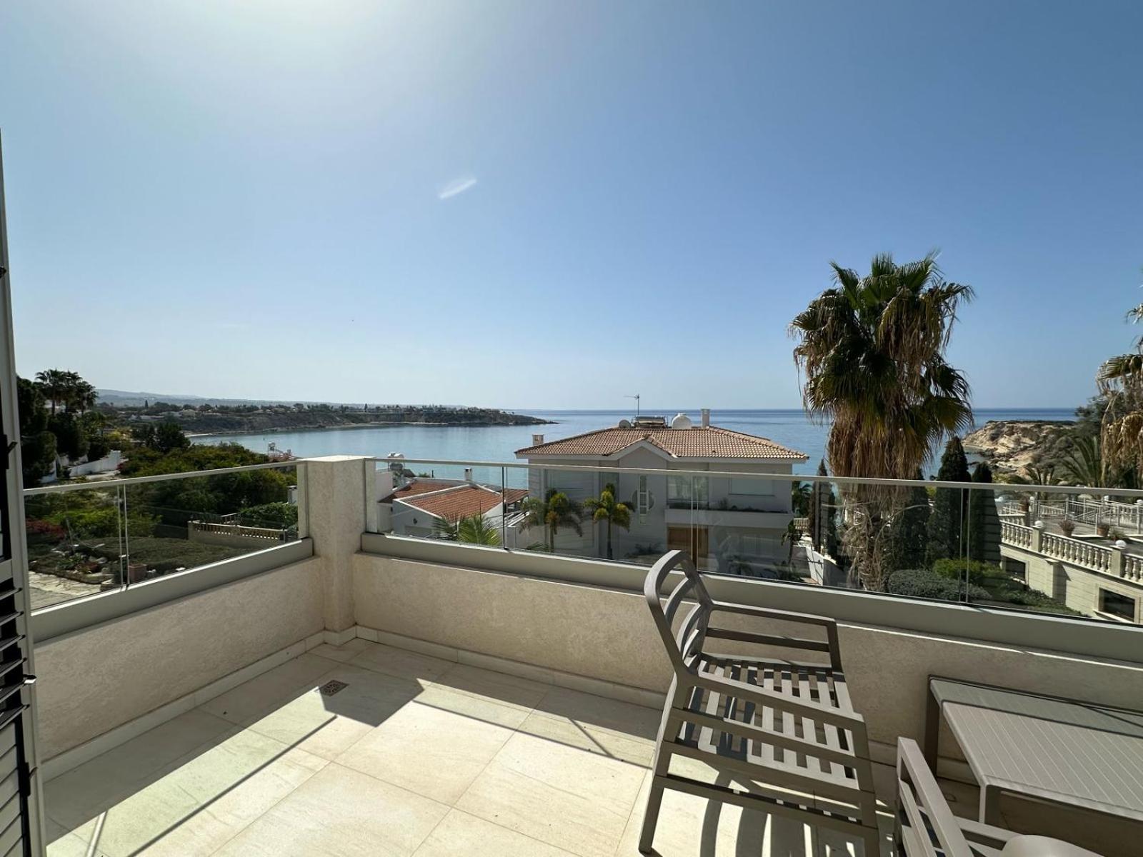Coral Bay Beach Villa Пафос Экстерьер фото